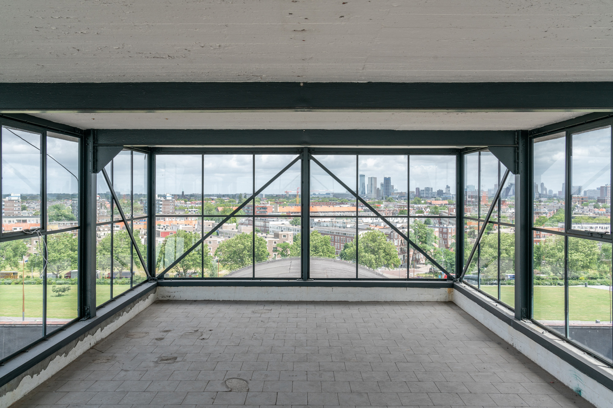 Dit weekend kun je tijdens de Rotterdamse Dakendagen een bezoek brengen aan het iconische HAKA-gebouw!